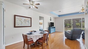 Rumah, Beberapa Tempat Tidur, balkon, pemandangan samudra (LRW503) | Tempat makan