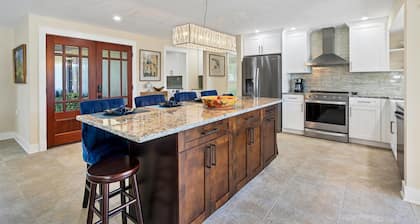 2301 West Marion Avenue