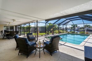 Innenpool, Außenpool