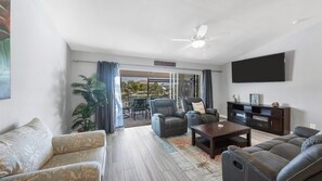 ハウス ベッド (複数台) プールアクセス (FMA14400) | リビング エリア