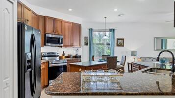 House, Multiple Beds, Pool Access, Pool View (AUS209) | Private kitchen | Fridge, microwave, oven, stovetop