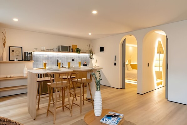 Apartment | Dining