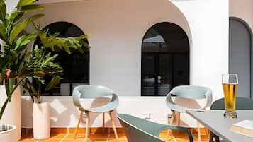 Apartment | Outdoor dining