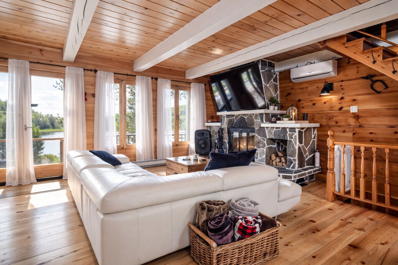 TV, fireplace, offices