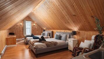 3 chambres, bureau, fer et planche Ă repasser, lit parapluie