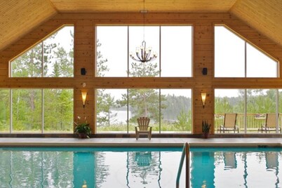 Rustic & Modern Chalet. 32 Acre of Land. Avec SPA