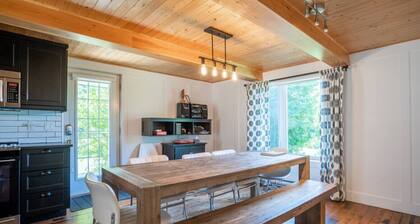 Rustic & Modern Chalet. 32 Acre of Land. Avec SPA