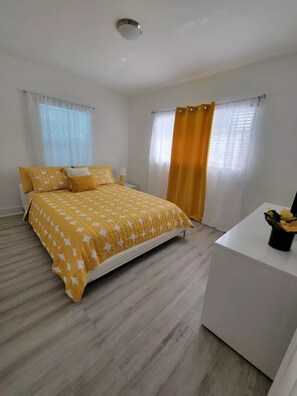 3 chambres, fer et planche à repasser, Wi-Fi, literie fournie