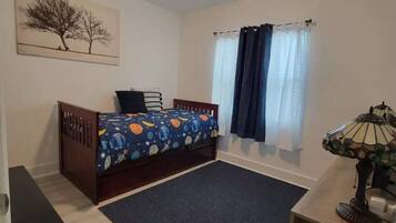 3 bedrooms, iron/ironing board, WiFi, bed sheets