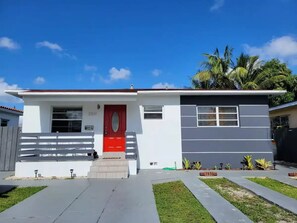 Exterior - Miami Vibe Home
 (Miami)