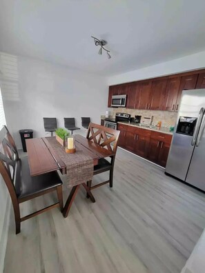 Dining - Miami Vibe Home
 (Miami)