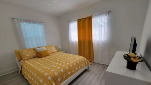 Room - Miami Vibe Home
 (Miami)