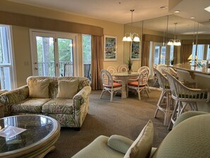 Smart TV - Minutes to Hilton Head’s Pristine Beaches and full Westin Resort Amenities!   (Hilton Head Island)