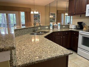 Fridge, microwave, oven, stovetop - Minutes to Hilton Head’s Pristine Beaches and full Westin Resort Amenities!   (Hilton Head Island)