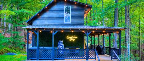 المنشأة من الخارج