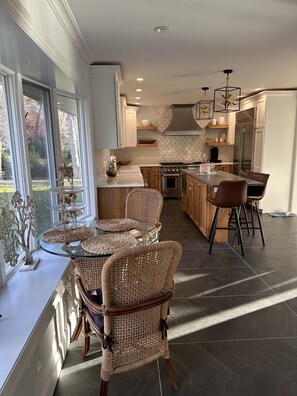 Fridge, microwave, oven, stovetop - Inn The Vineyard: Secluded Waterfront Family Vacation Home in Mattituck (Mattituck)