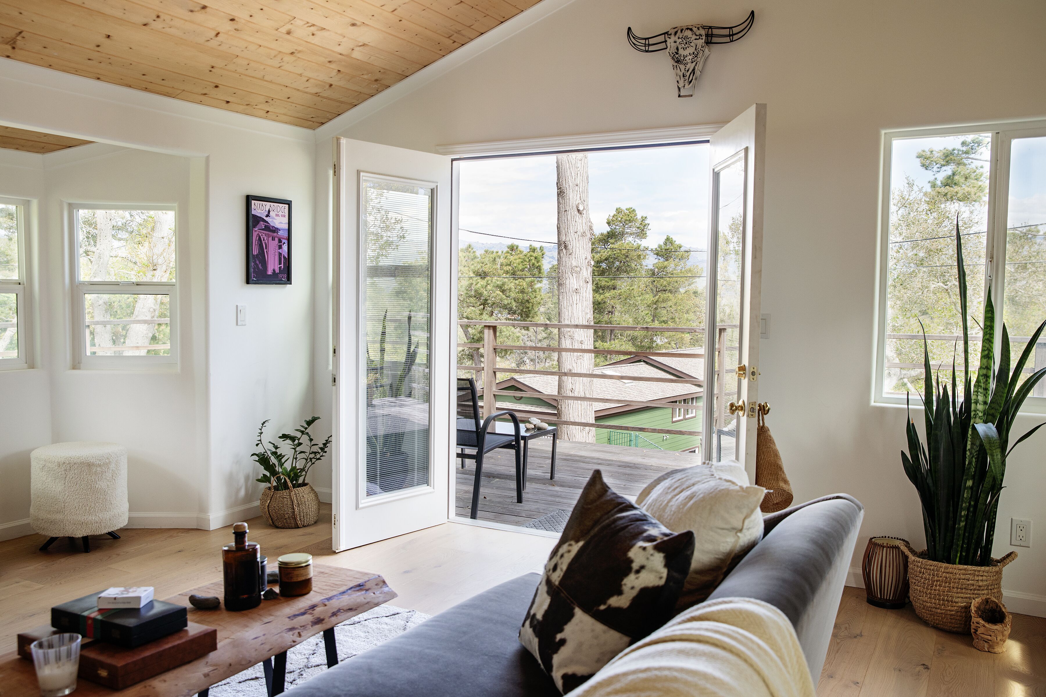 Cambria Hilltop Getaway.  Exclusive, Stylish and Quiet.  Long Term Vacay Rental.