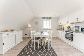 Refrigerador, horno, parrilla de estufa y lavavajillas 