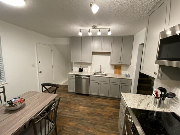 Private kitchen - Cozy Lark Inn (Columbus)