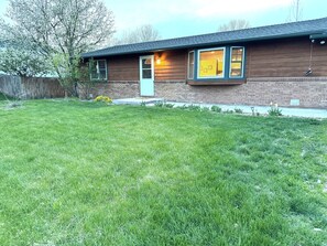 Exterior - Quick access to state parks & bike trails. Giant backyard, pet-friendly!  (Laporte)