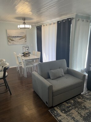 Smart TV - The Dolce Cabana located on the golf course in beautiful Diamondhead, MS. (Diamondhead)
