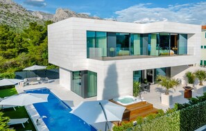 A heated pool - Cozy home in Starigrad (Starigrad)