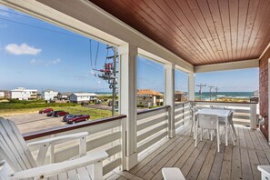 Outdoor dining - 4052 - Endless Summer * 1 Min Walk to Beach (Kitty Hawk)