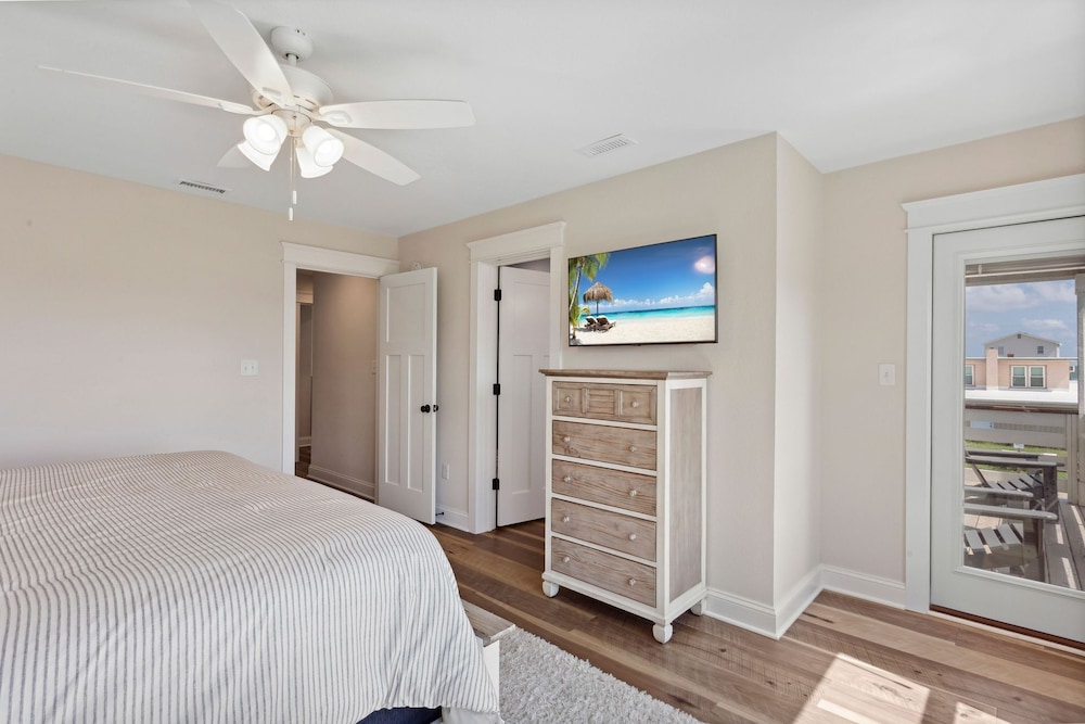 4052 * Pool/Hot Tub * 1 Min Walk to Beach Kitty Hawk Vrbo