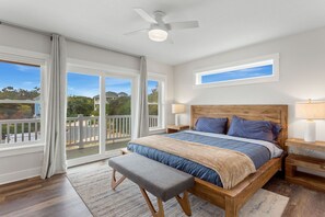 5 bedrooms, free WiFi, bed sheets