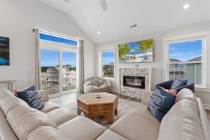 Smart TV, fireplace