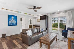 Smart TV, fireplace - Hook'em: A Coastal Catch Comfort Meets the Sea (Corolla)