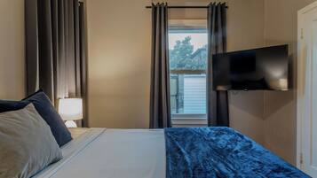 2 Schlafzimmer, Schreibtisch, Bügeleisen/Bügelbrett, WLAN