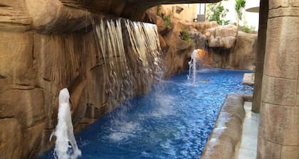 The Glasshouse Pools