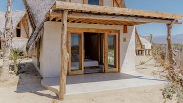 Cabin, 1 Queen Bed | Free WiFi, bed sheets