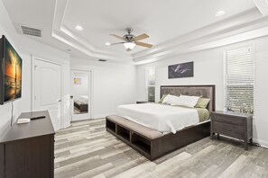 5 habitaciones, tabla de planchar con plancha, wifi y ropa de cama 