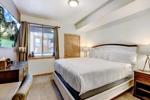 2 habitaciones, tabla de planchar con plancha y cuna de viaje 