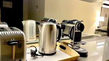 Executive Studio Suite | Coffee and/or coffee maker