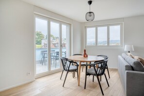 Dining - Remarkable Enge 2BR w/ Storage & W/D, nr Local Market, by Blueground (Zurich)