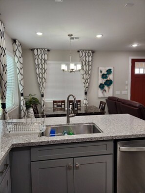 Interior - Guest house with total private entrance (Waddell)