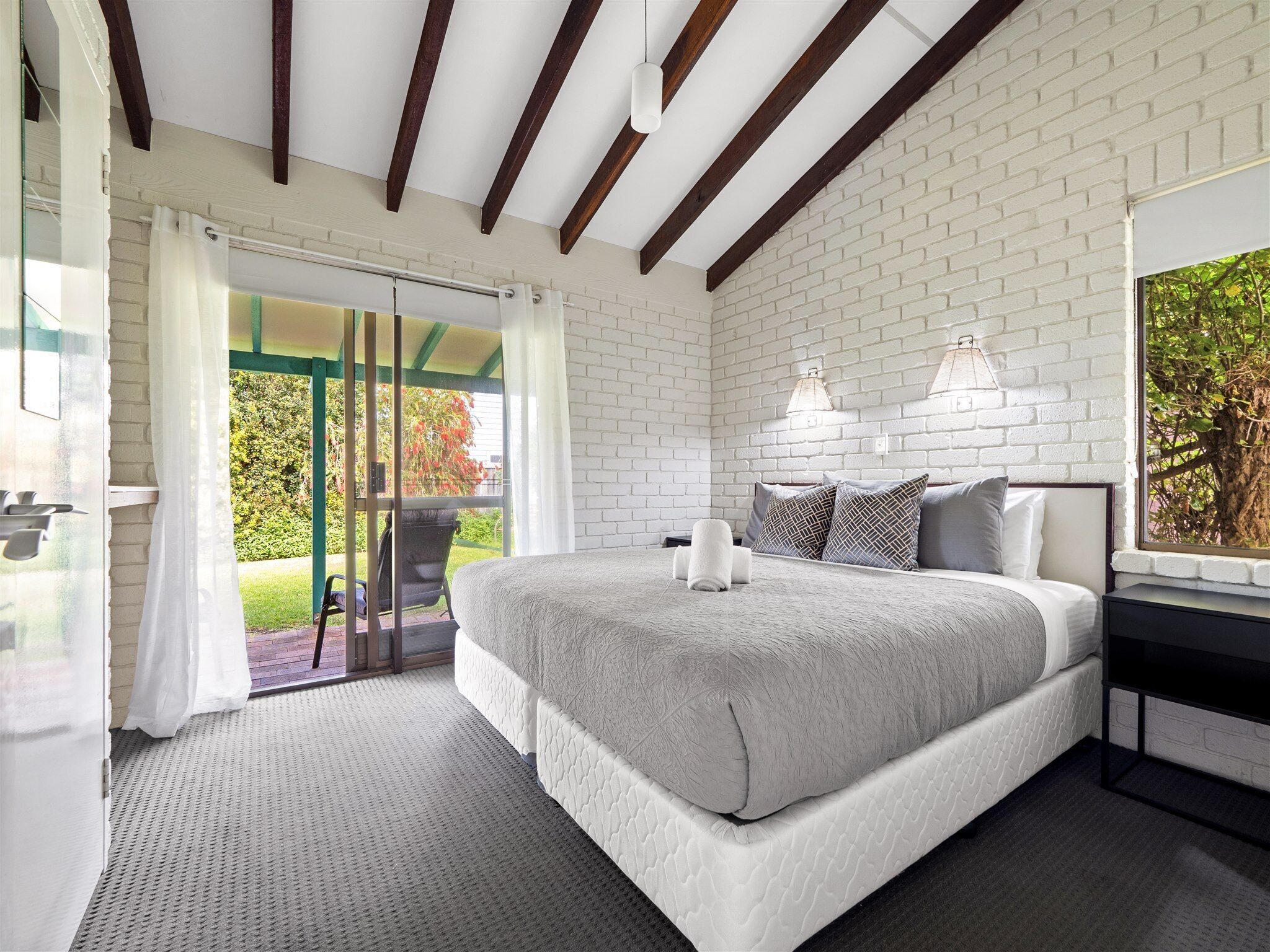 3 多间卧室、熨斗/熨衣板、上网接入