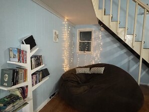 Interior - Enjoy the beach & the woods while you relax & unwind at Wandering Woods Bungalow (Montross)
