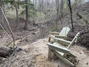 Property grounds - Enjoy the beach & the woods while you relax & unwind at Wandering Woods Bungalow (Montross)