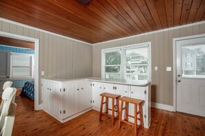 7 habitaciones, tabla de planchar con plancha y wifi 