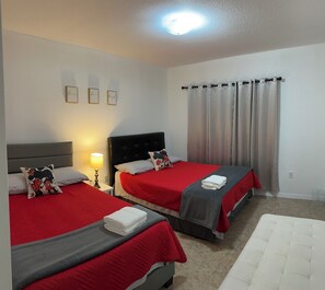 3 bedrooms, desk, iron/ironing board, free WiFi - Casa Adosada Cómoda y Central ! Cerca a Disney (Kissimmee)
