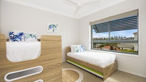 3 dormitorios, tabla de planchar con plancha, wifi gratis y ropa de cama