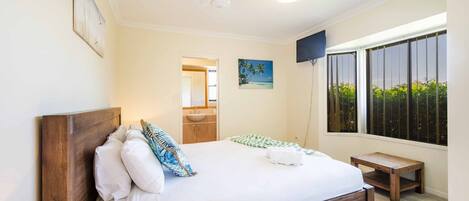 3 chambres, fer et planche à repasser, Wi-Fi gratuit, draps fournis