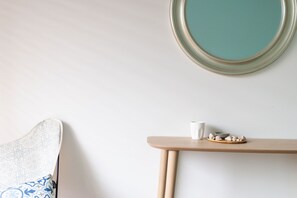 Interior - Six River, Conveniently located one street from the CBD (Yamba)