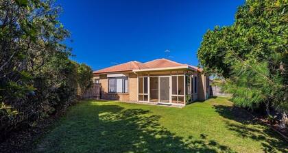 29 Oceania Cottage, Pet friendly with enclosed back yard