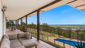 Unclassified image, 5 of 37, button - Casa Del Rio- Stone Real Estate Yamba (Ashby Heights)