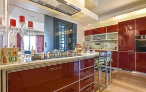 Kühlschrank, Herdplatte, Geschirrspüler